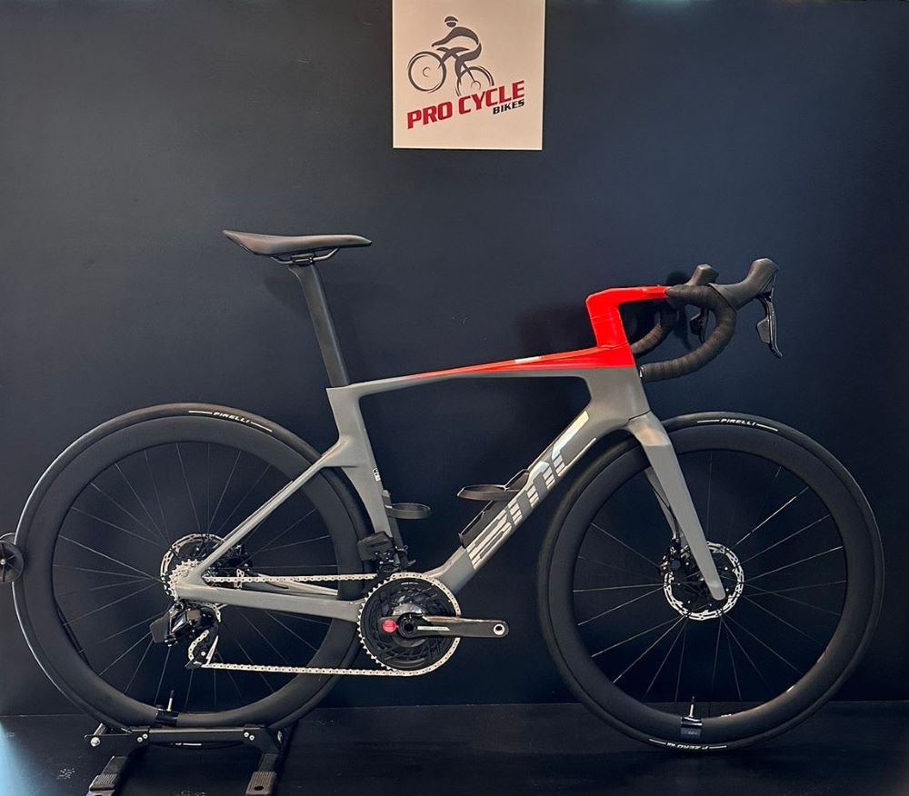 BMC Teammachine R 01 THREE SRAM Force eTap AXS IRON GREY NEON