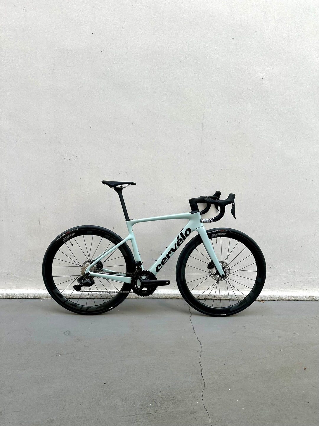 Cervelo Caledonia 5 Disc Ultegra 12s Zipp 303s Wheels - Glacier