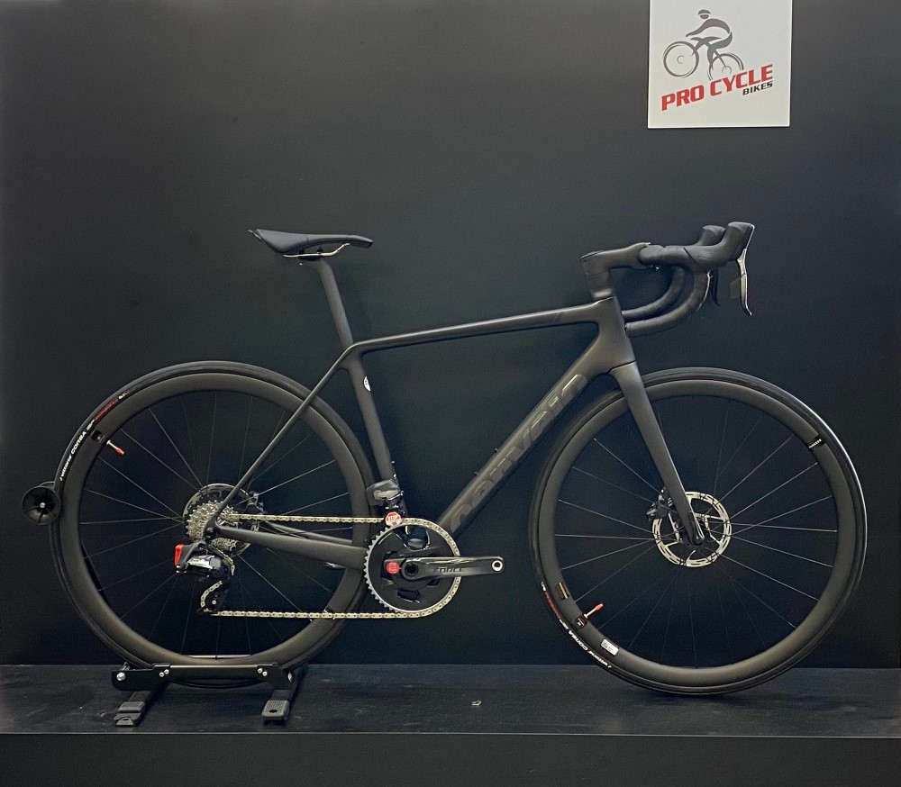 Cervelo R5 2022 Classic Road Bike -Renewed with advanced